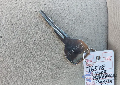 2009 Hyundai Sonata Gls from USA, damaged, VIN 5NPET46C49H560691